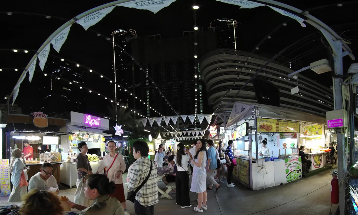 Jodd Fairs Walk BKK