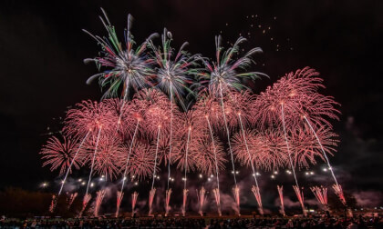 (VR180・3D) 2024.11.23 長野えびす講煙火大会 フィナーレ 特大ワイドスターマイン 信州煙火 青木煙火 VR Video (VR180・3D) 2024.11.23 長野えびす講煙火大会 フィナーレ 特大ワイドスターマイン 信州煙火 青木煙火 VR