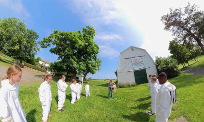 Hive Alive - A Virtual Field Trip! Hive Alive - A Virtual Field Trip!