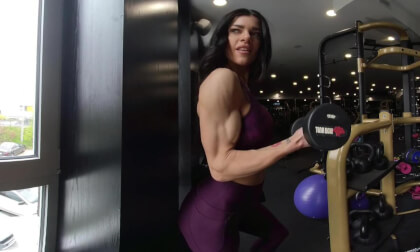 Viki Gym Shooting VR Video Viki Gym Shooting VR