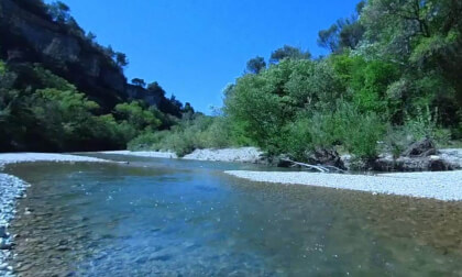 VR Relax - Sitting by the Ouvèze River, Provence, South of France in 360° VR Relax - Sitting by the Ouvèze River, Provence, South of France in 360°