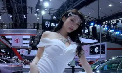 Auto show model Xiao Sijia Auto show model Xiao Sijia