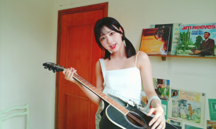 Cute Girl in Summer VR Video Cute Girl in Summer VR