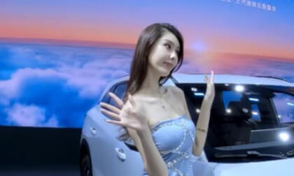 碰巧遇见模特,随即拍摄 VR Video 碰巧遇见模特,随即拍摄 VR