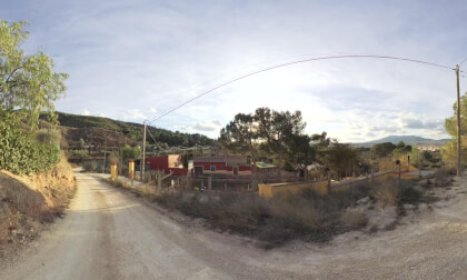 De la casa de madera subiendo al Cabezo de Pinoso a la Hípica. VR Video De la casa de madera subiendo al Cabezo de Pinoso a la Hípica. VR