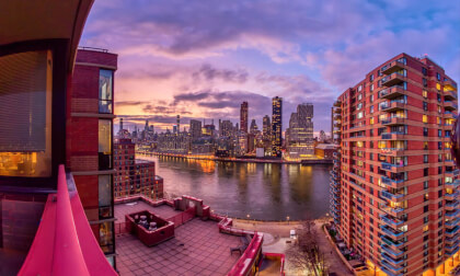 QooCam 3 Ultra VR180 Mod Sample Footage. NYC Cloudy Sunset 14K Holygrail Timelapse VR Video QooCam 3 Ultra VR180 Mod Sample Footage. NYC Cloudy Sunset 14K Holygrail Timelapse VR