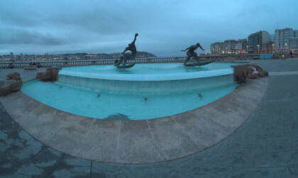 Fuente de los surfistas. A Coruña (VR180 3D) VR Video Fuente de los surfistas. A Coruña (VR180 3D) VR