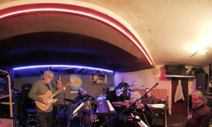 Gimme some Robben Ford Cover VR180 8k VR Video Gimme some Robben Ford Cover VR180 8k VR