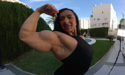 Raluca Outdoor Shooting VR Video Raluca Outdoor Shooting VR