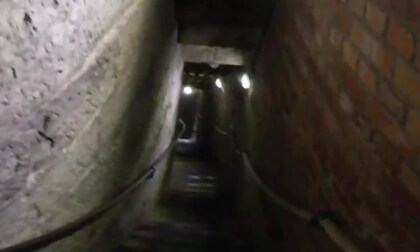 Descent on a narrow staircase in a historical building in Ghent VR Video Descent on a narrow staircase in a historical building in Ghent VR
