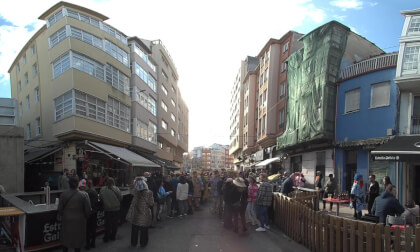 Carnaval en la calle San Juan. A Coruña (VR180 3D)