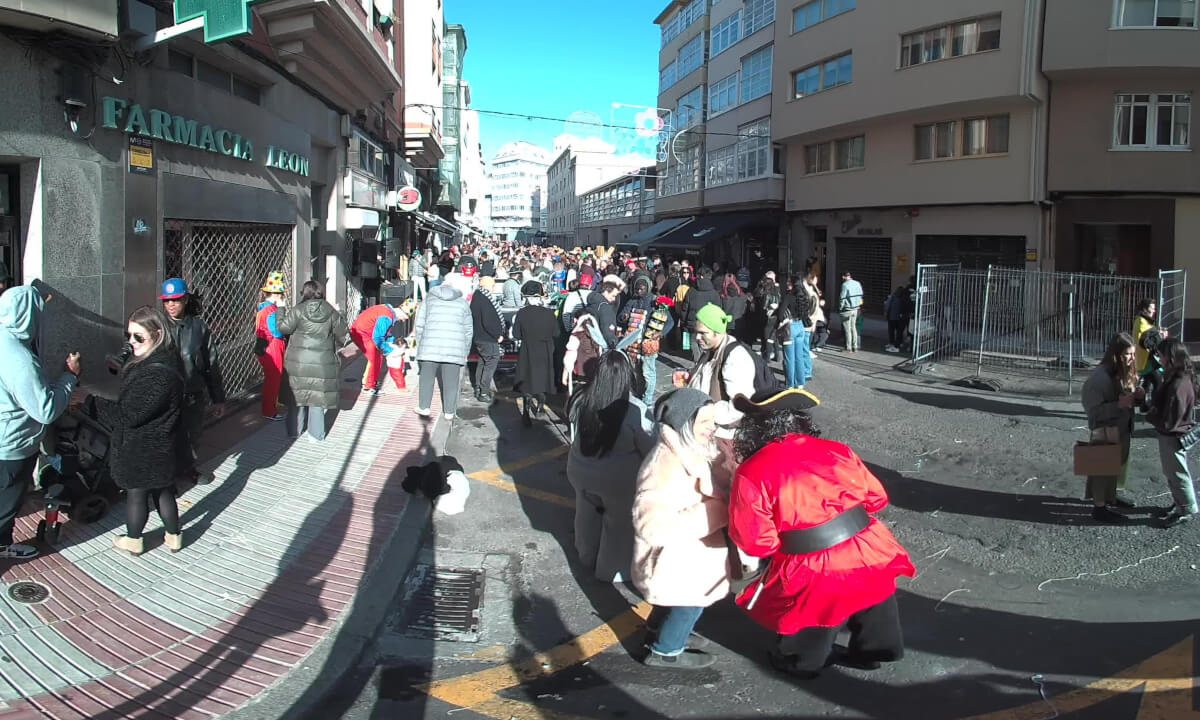 Calle San Juan domingo de Carnaval. A Coruña (VR180 3D)