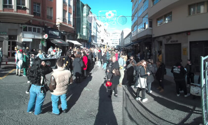 Calle San Juan domingo de Carnaval (2). A Coruña (VR180 3D)