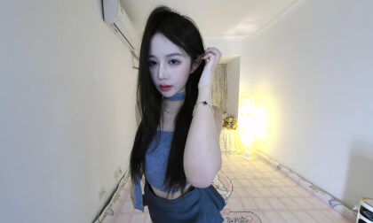 云云子yunyunzi 20250218005 He's Looking At You 3D VR 180 8K
