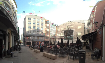 Carnaval en la plaza José Sellier. A Coruña (VR180 3D)