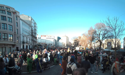 Martes de Carnaval en la Plaza de España. A Coruña (VR180 3D)