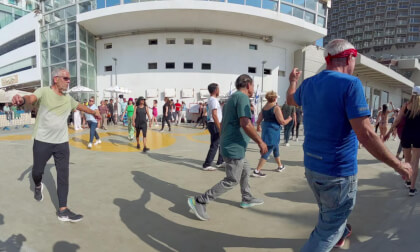 Qoocam 3 Ultra Modded VR180 Dancing at the beach VR Video Qoocam 3 Ultra Modded VR180 Dancing at the beach VR