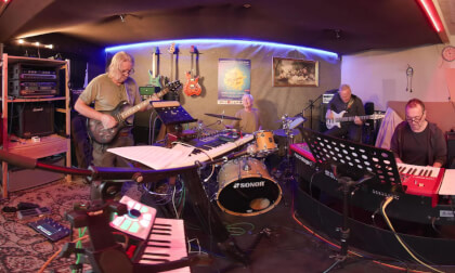 Days of wines and roses mar 28, 2025 uncut version "RetroNEO" VR180 8k VR Video Days of wines and roses mar 28, 2025 uncut version "RetroNEO" VR180 8k VR