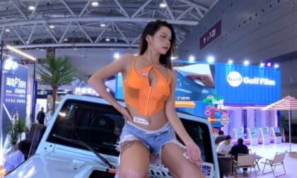Vibrant beauties at the Shenzhen Auto Show VR Video Vibrant beauties at the Shenzhen Auto Show VR