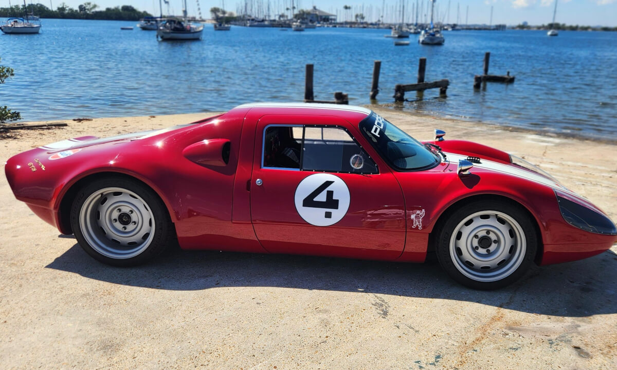 Porsche 904 walk around and ride 360° video: use a finger or tilt device and increase the res.