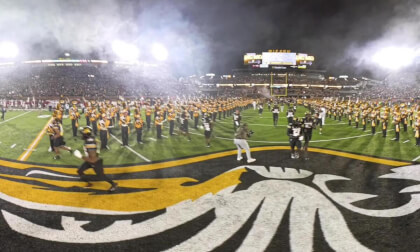 Missouri (Mizzou) Tigers football entrance vs Oklahoma Sooners - 360° video. VR Video Missouri (Mizzou) Tigers football entrance vs Oklahoma Sooners - 360° video. VR