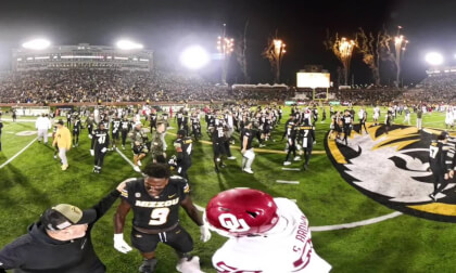 Last play of the Mizzou vs Oklahoma game, go on field after the game. 360° video VR Video Last play of the Mizzou vs Oklahoma game, go on field after the game. 360° video VR