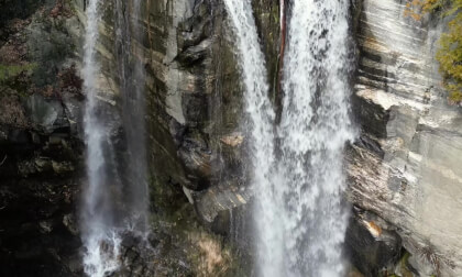 Waterfalls Plunging of a Cliff Drone Video VR Video Waterfalls Plunging of a Cliff Drone Video VR