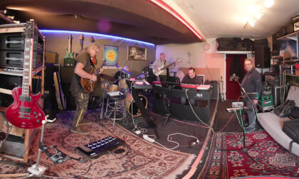 eggplant neu 11.4.25 RetroNEO   VR180 8k VR Video eggplant neu 11.4.25 RetroNEO   VR180 8k VR