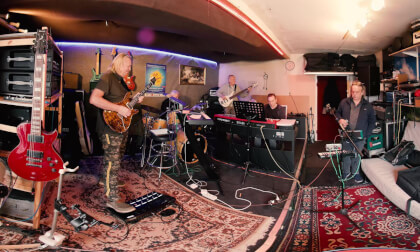 Come Together v 4/11/25 Rehearsal "RetroNEO"  VR180 8k VR Video Come Together v 4/11/25 Rehearsal "RetroNEO"  VR180 8k VR