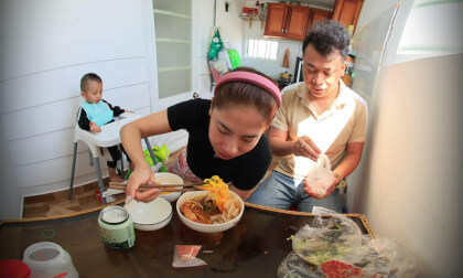 mukbang VR Video mukbang VR