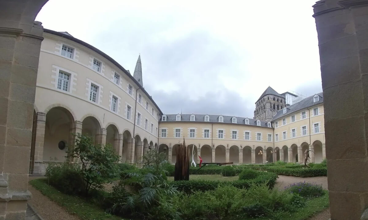 VR180 3D - PAYSAGES DE BRETAGNE - REDON #2 - Le cloitre La ville