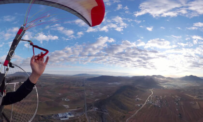 Volando con Eduardo por el valle del Carche..