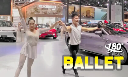 Ballet performance at the auto show Ballet performance at the auto show