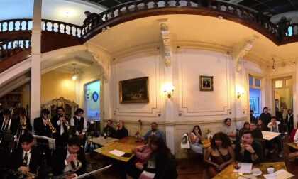 360 -MOONLIGHT SERENADE -  The Hot Cats Ambssadors - Chile , May 2025 VR Video 360 -MOONLIGHT SERENADE -  The Hot Cats Ambssadors - Chile , May 2025 VR