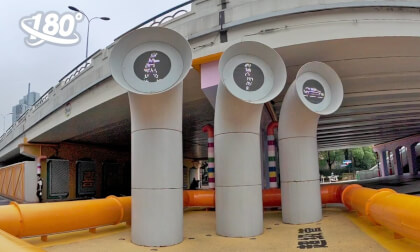 A dopamine-colored internet-famous small park VR Video A dopamine-colored internet-famous small park VR