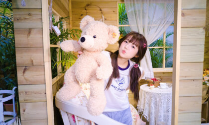 My World Turns Pink From This Moment VR Video My World Turns Pink From This Moment VR