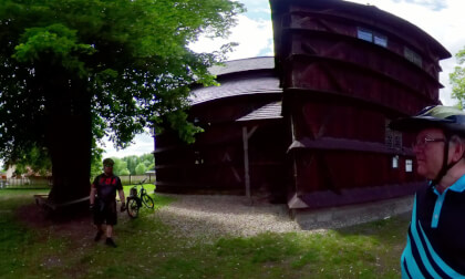 Hronsek, drevenĂ˝ kostol VR Video Hronsek, drevenĂ˝ kostol VR