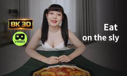 Oh, my God! Yaoyao had an accident in stealing food. Oh, my God! Yaoyao had an accident in stealing food.