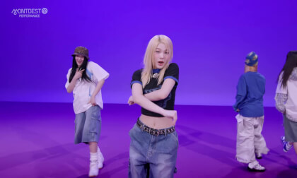 YOUNG POSSE Moving Cam VR Video YOUNG POSSE Moving Cam VR