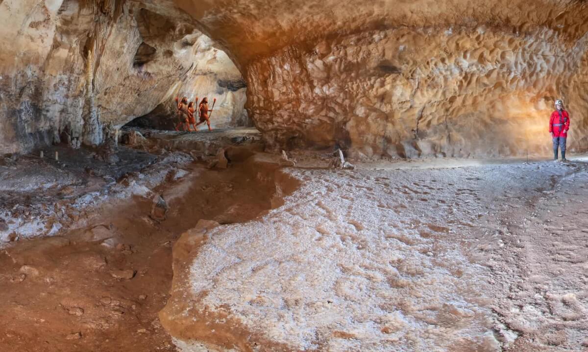 GALERÍA DE LAS HUELLAS DE OJO GUAREÑA