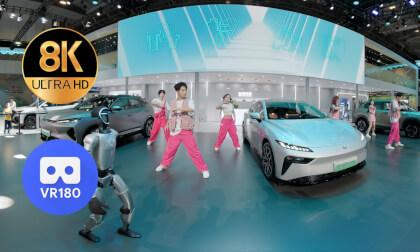 Popping at the booth of Dongfeng Motor Popping at the booth of Dongfeng Motor