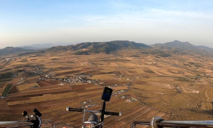Paramotor 360º: Amanecer desde Pinoso hasta Cañada del Trigo (1000 m) VR Video Paramotor 360º: Amanecer desde Pinoso hasta Cañada del Trigo (1000 m) VR