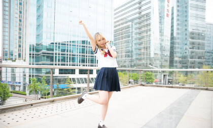 Touch The Sky: Xixi Zi Dancing VR Video Touch The Sky: Xixi Zi Dancing VR