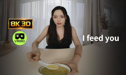 Come on! Let Xinyi feed you warm millet porridge. Come on! Let Xinyi feed you warm millet porridge.