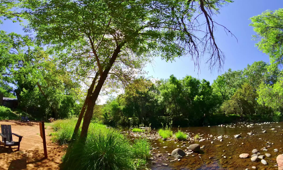 Peaceful Stream by L'Auberge Restaurant and Spa 8K 180VR
