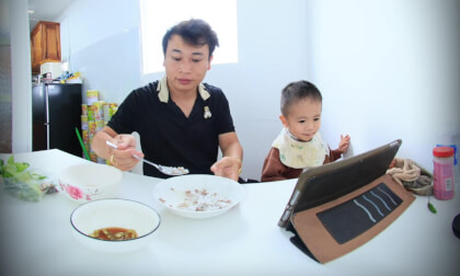 MUKBANG BABY VR Video MUKBANG BABY VR