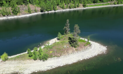 Small Island on the Kootenay River (4K, Flat) VR Video Small Island on the Kootenay River (4K, Flat) VR