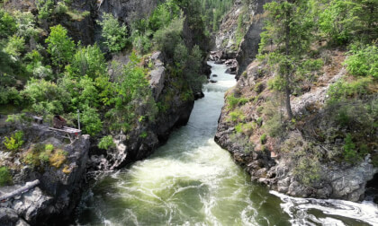 Low Flight through Kettle River Gorge near Christina Lake, British Columbia (4k, Flat) VR Video Low Flight through Kettle River Gorge near Christina Lake, British Columbia (4k, Flat) VR