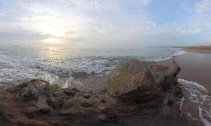 The endless rhythm of waves at La Gola      El ritmo infinito de las olas en la Gola VR Video The endless rhythm of waves at La Gola      El ritmo infinito de las olas en la Gola VR