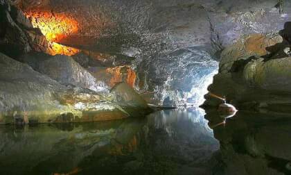 Spring Mill Cave Boat tour VR Video Spring Mill Cave Boat tour VR